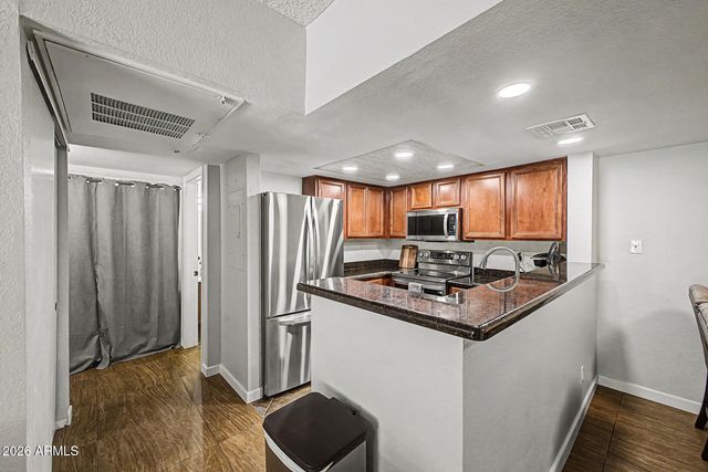 5757 W EUGIE Avenue 2098, Glendale, AZ 85304