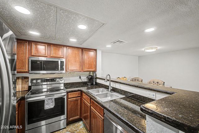 5757 W EUGIE Avenue 2098, Glendale, AZ 85304
