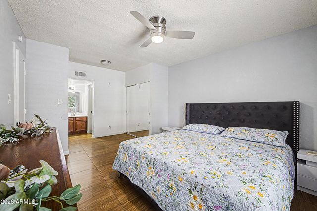 5757 W EUGIE Avenue 2098, Glendale, AZ 85304