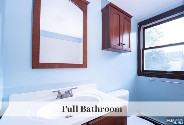 54 Glen Avenue 2nd Floor, Midland Park, NJ 07432