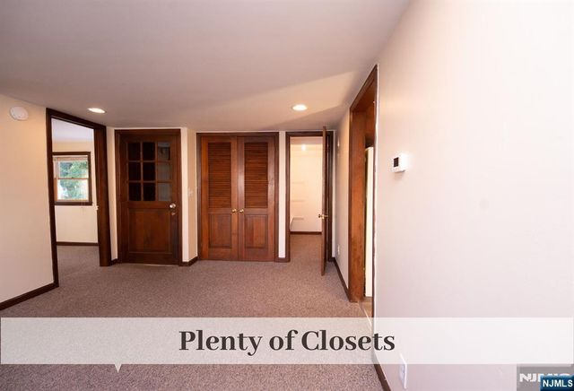 54 Glen Avenue 2nd Floor, Midland Park, NJ 07432