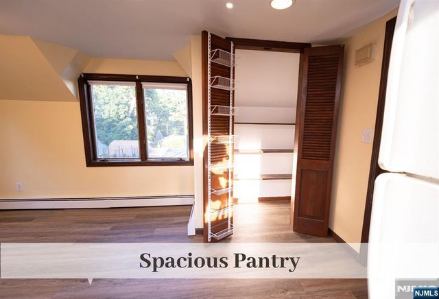 54 Glen Avenue 2nd Floor, Midland Park, NJ 07432