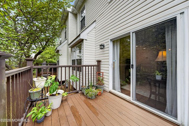 33 Heron Court, Manalapan, NJ 07726