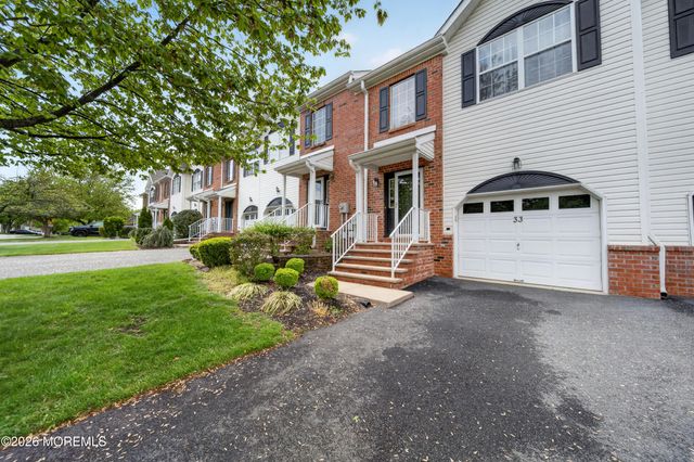 33 Heron Court, Manalapan, NJ 07726