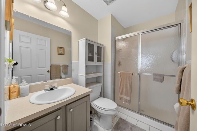 33 Heron Court, Manalapan, NJ 07726
