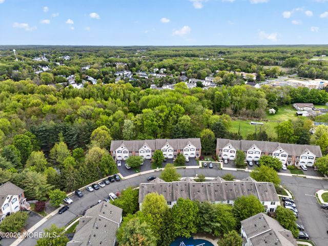 33 Heron Court, Manalapan, NJ 07726