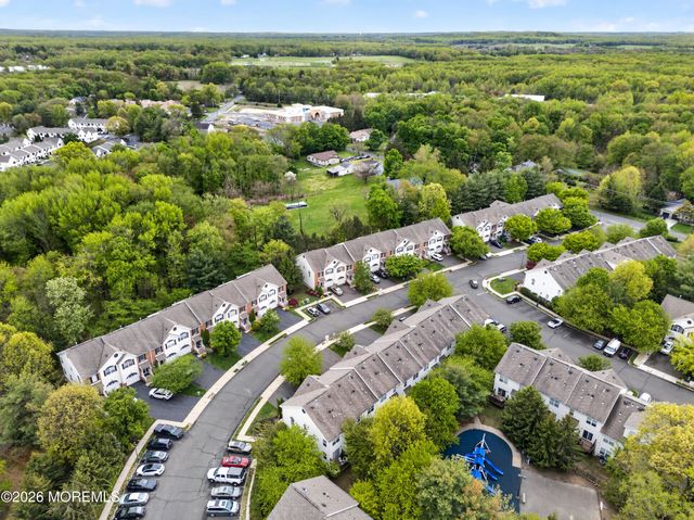 33 Heron Court, Manalapan, NJ 07726