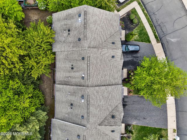 33 Heron Court, Manalapan, NJ 07726