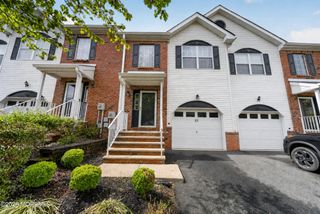 33 Heron Court, Manalapan, NJ 07726
