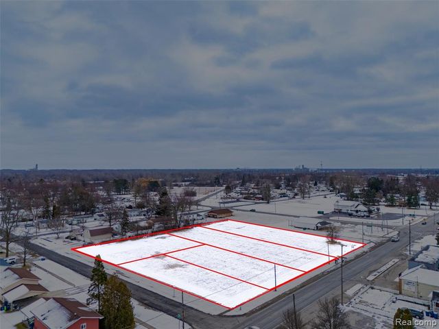 4500 N Michigan Avenue, Saginaw, MI 48604