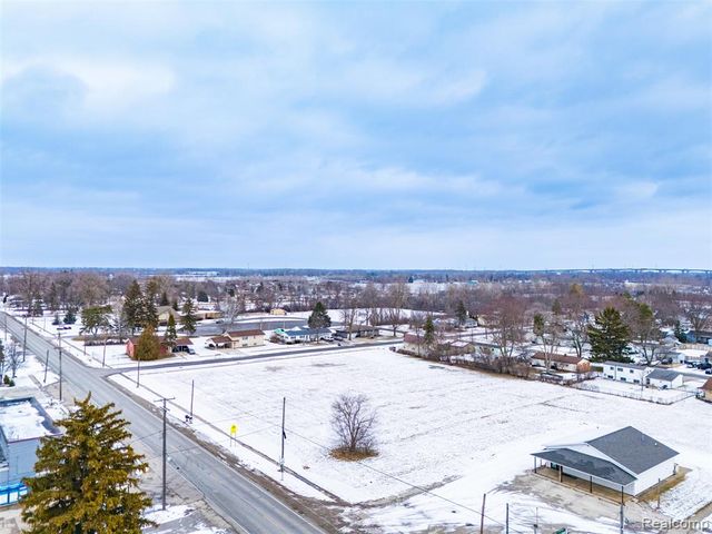 4500 N Michigan Avenue, Saginaw, MI 48604