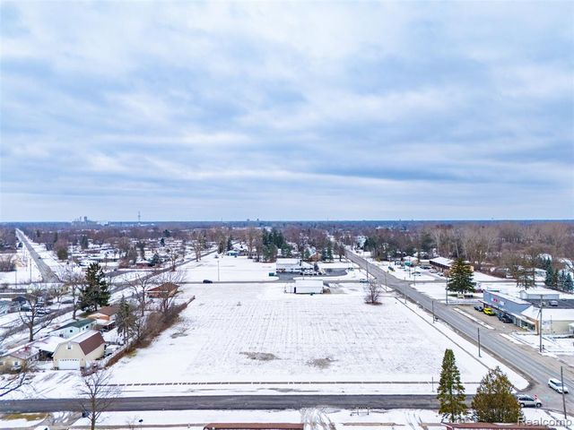 4500 N Michigan Avenue, Saginaw, MI 48604