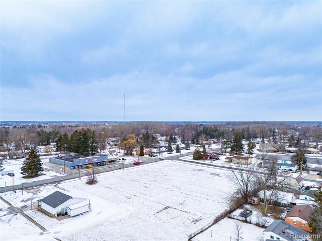 4500 N Michigan Avenue, Saginaw, MI 48604
