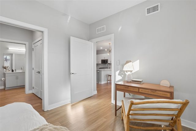 400 SW 7th Street 104, Des Moines, IA 50309