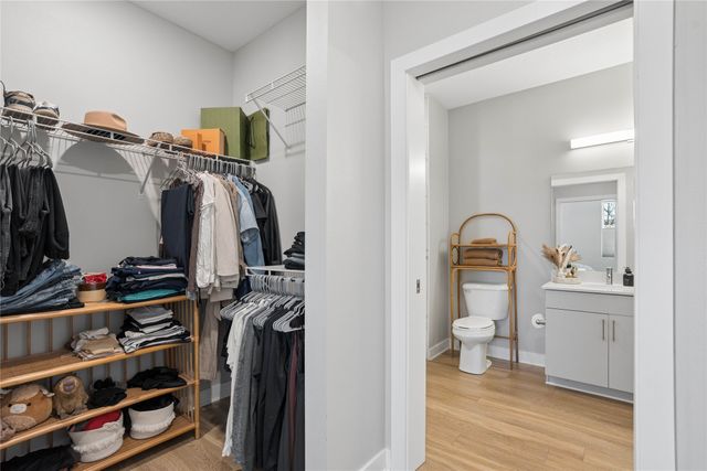 400 SW 7th Street 104, Des Moines, IA 50309