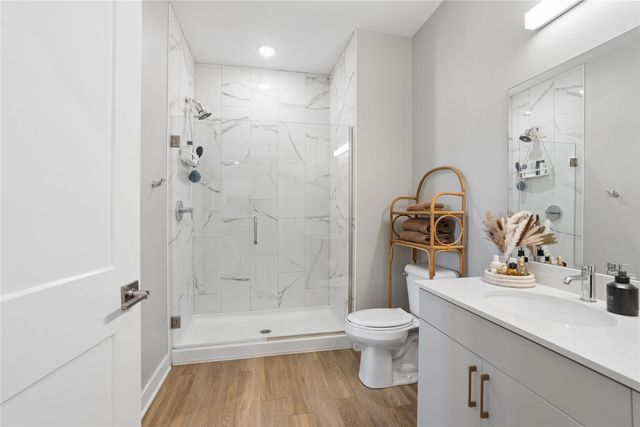 400 SW 7th Street 104, Des Moines, IA 50309