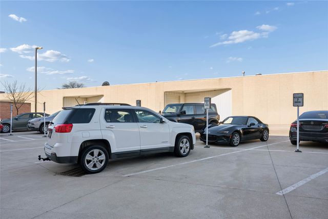 400 SW 7th Street 104, Des Moines, IA 50309