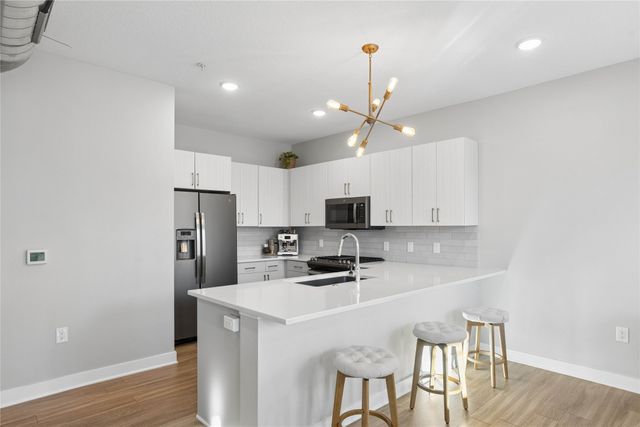 400 SW 7th Street 104, Des Moines, IA 50309