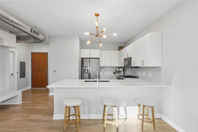 400 SW 7th Street 104, Des Moines, IA 50309