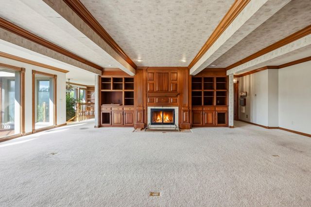2552 S Skyline Drive, Springfield, MO 65804