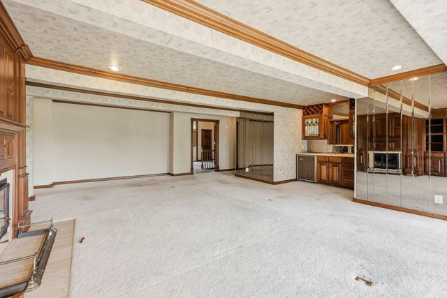 2552 S Skyline Drive, Springfield, MO 65804