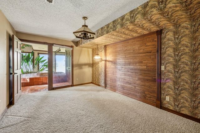 2552 S Skyline Drive, Springfield, MO 65804