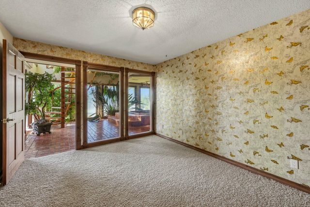 2552 S Skyline Drive, Springfield, MO 65804