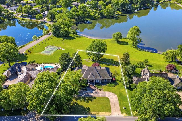 2552 S Skyline Drive, Springfield, MO 65804