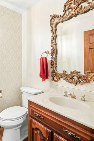 2552 S Skyline Drive, Springfield, MO 65804
