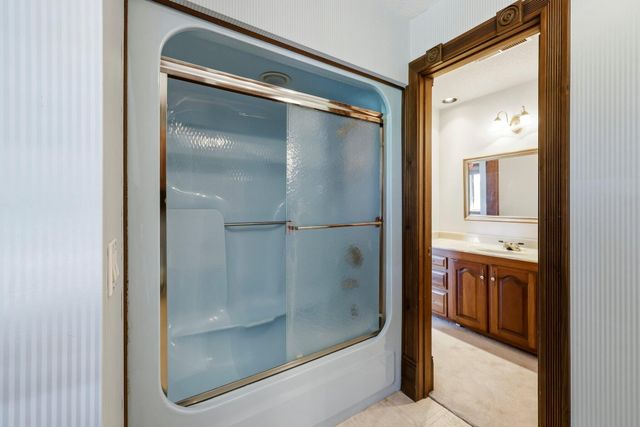 2552 S Skyline Drive, Springfield, MO 65804