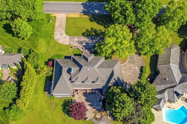 2552 S Skyline Drive, Springfield, MO 65804