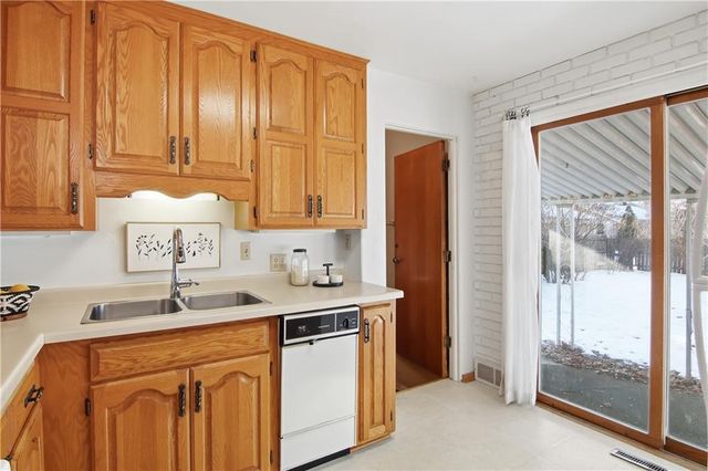 1709 Hopkins Avenue, Eau Claire, WI 54701