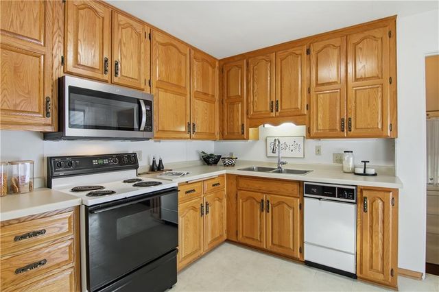 1709 Hopkins Avenue, Eau Claire, WI 54701