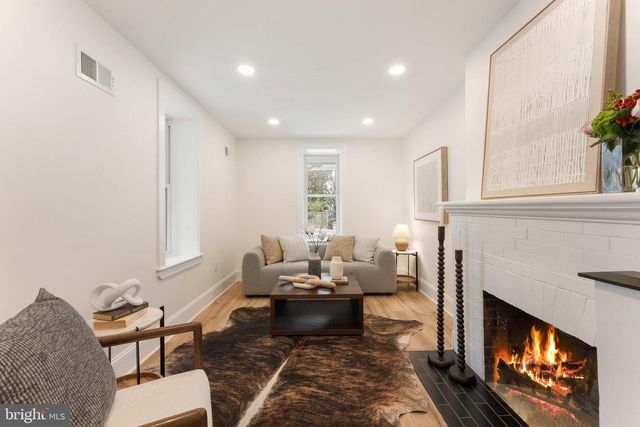 209 MERION AVE, Narberth, PA 19072