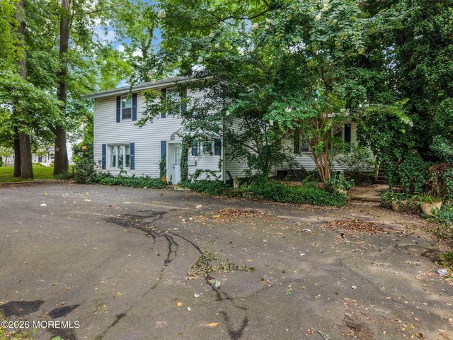 390 Church Street, Belford, NJ 07718
