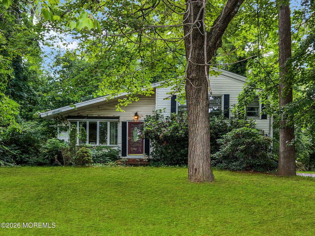 390 Church Street, Belford, NJ 07718