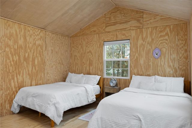 56 Erin Drive, Huntsville, TX 77320