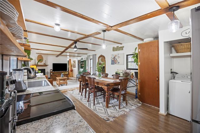 56 Erin Drive, Huntsville, TX 77320