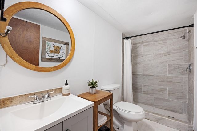 56 Erin Drive, Huntsville, TX 77320