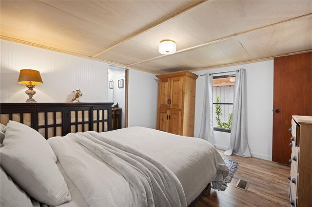 56 Erin Drive, Huntsville, TX 77320