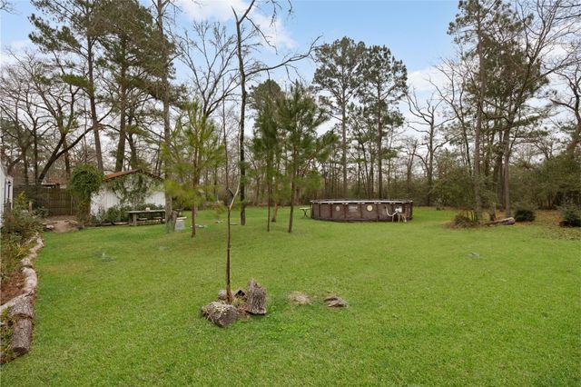 56 Erin Drive, Huntsville, TX 77320