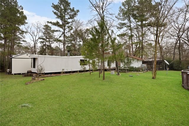 56 Erin Drive, Huntsville, TX 77320