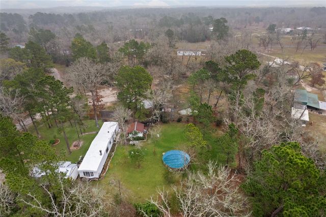 56 Erin Drive, Huntsville, TX 77320