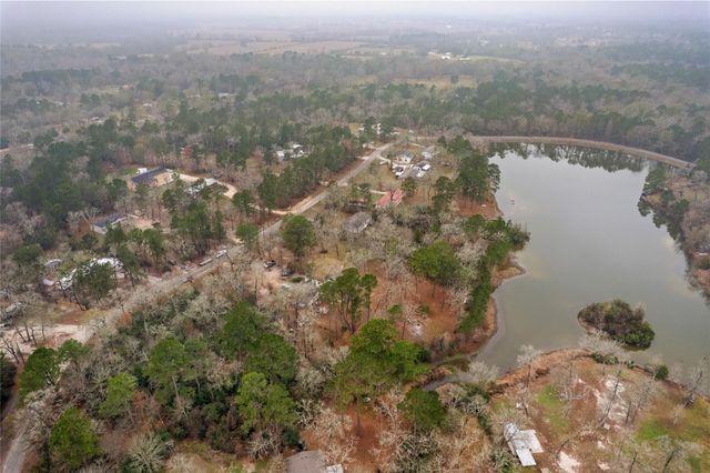 56 Erin Drive, Huntsville, TX 77320