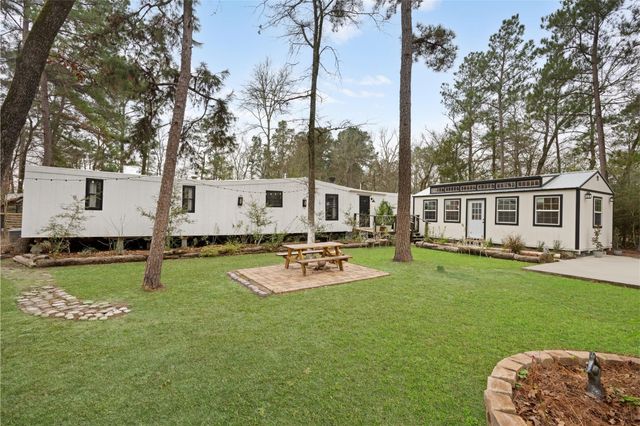 56 Erin Drive, Huntsville, TX 77320