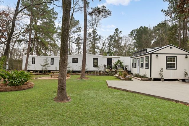 56 Erin Drive, Huntsville, TX 77320