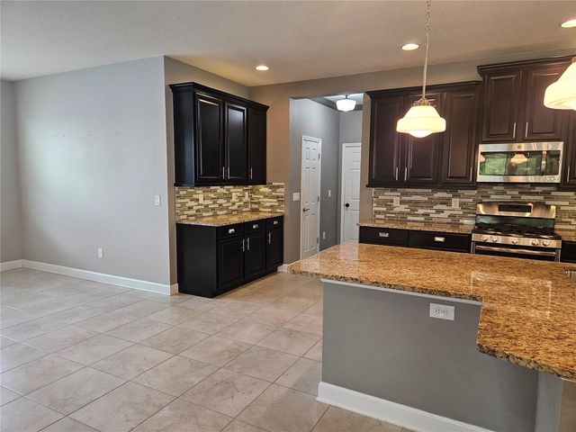 924 BUTTERCUP GLEN, Bradenton, FL 34212