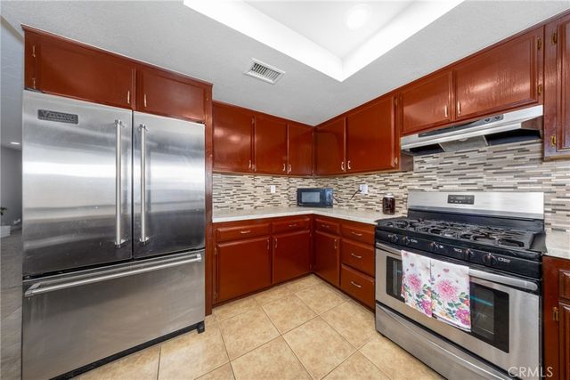 19388 Corwin, Apple Valley, CA 92307