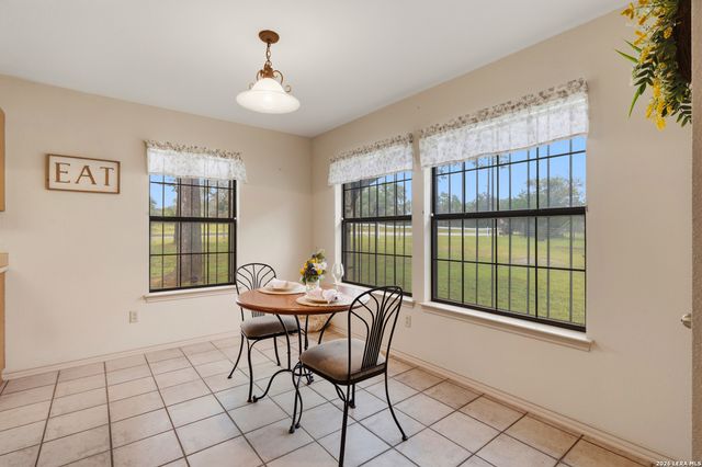 105 Whispering Oaks Dr, Adkins, TX 78101