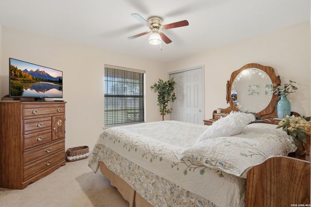 105 Whispering Oaks Dr, Adkins, TX 78101